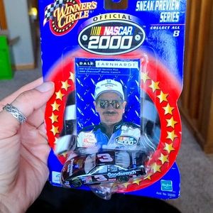 Nascar 2000 Dale Earnhardt collectors car